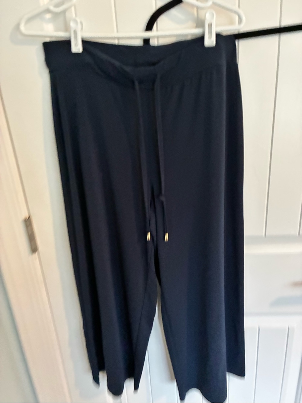 Women's Navy Wide-Leg Drawstring Capri Pants